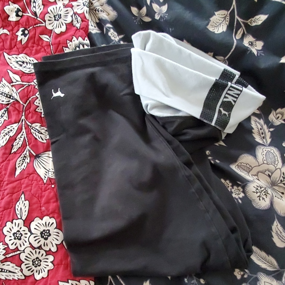 VS Pink cropped leggings